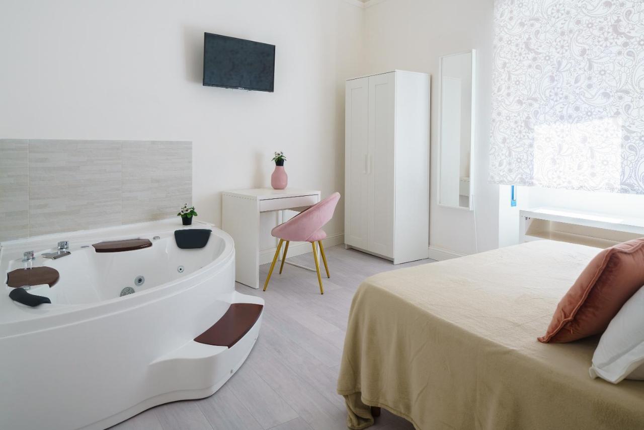 Atena Rooms Cagliari Ngoại thất bức ảnh